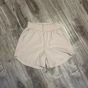 UNDER ARMOUR women’s tan shorts never worn